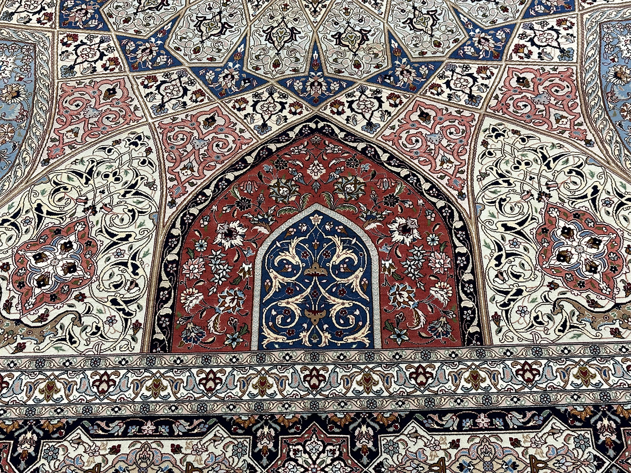 PERSIAN VERY FINE PERSIAN TABRIZ GHOMBAB MOSQUE SIGNED AND WOVEN BY MAHDAVAN 9.8 X 13.10 - Image 3