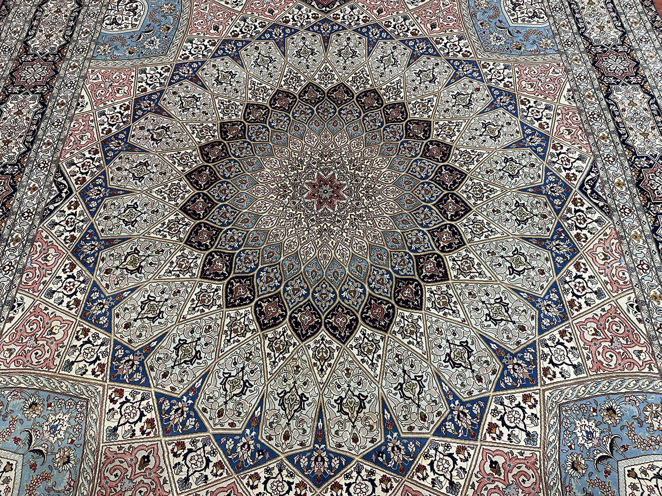 PERSIAN VERY FINE PERSIAN TABRIZ GHOMBAB MOSQUE SIGNED AND WOVEN BY MAHDAVAN 9.8 X 13.10 - Image 5