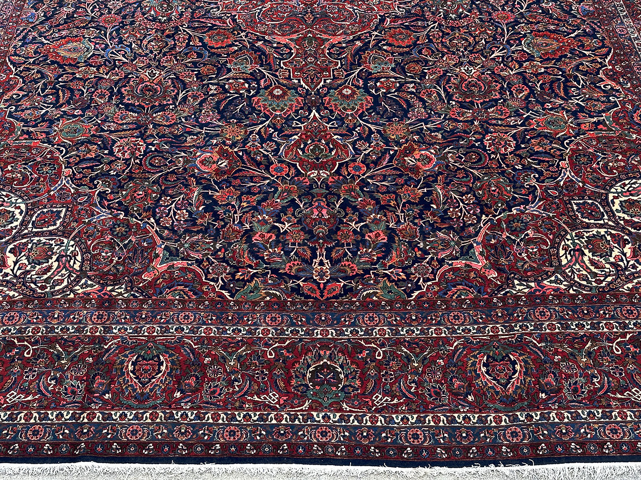 PERSIAN VERY FINE ANTIQUE PALACE SIZE KAZVIN 14 X 20.8 - Image 2