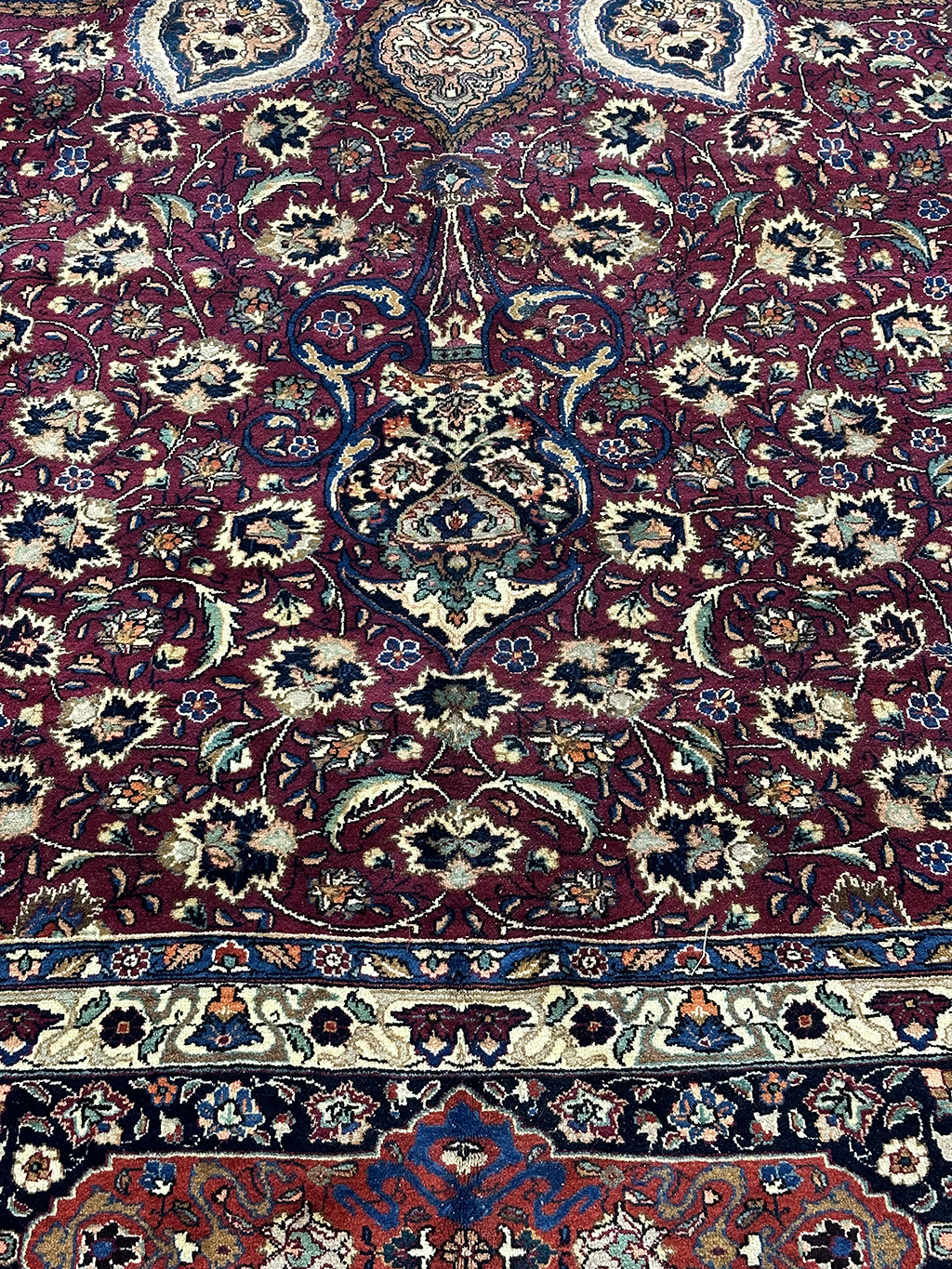 PERSIAN VINTAGE MASHAD SIGNED BY RAZAHI 11.2 X 15.7 - Image 4