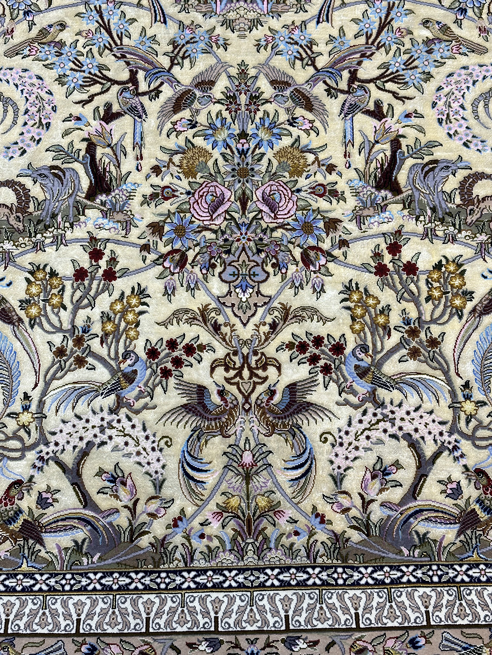 PERSIAN VINTAGE ISFAHAN MIHRAB DESIGN 4.11 X 7.6 - SOLD - Image 4