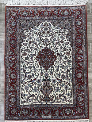 PERSIAN ISFAHAN MIHRAB PRAYER DESIGN 3.8 X 5.5 - SOLD