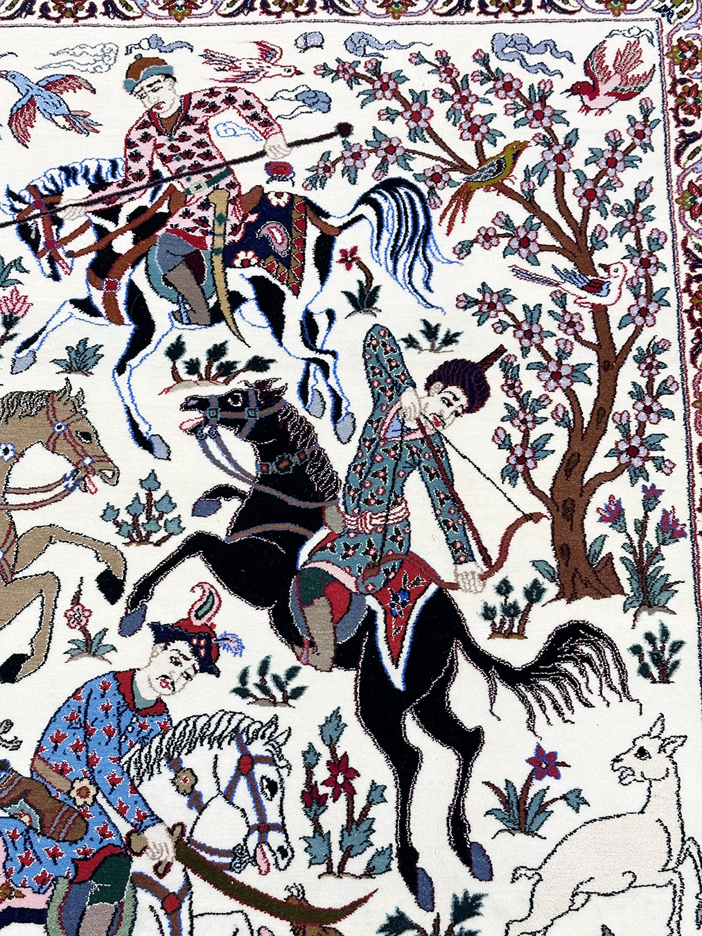 PERSIAN VINTAGE ISFAHAN HUNTING SCENE SIGNED BY KEYVAN 5.2 X 8.5 - Image 5