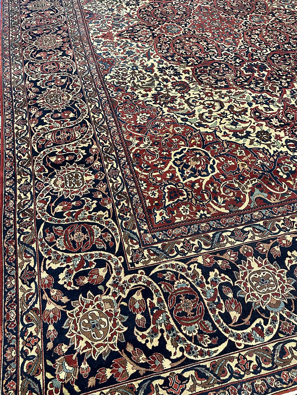 PERSIAN ANTIQUE ISFAHAN AHMAD 10.5 X 15.10 (LATE 18TH CENTURY) - Image 5