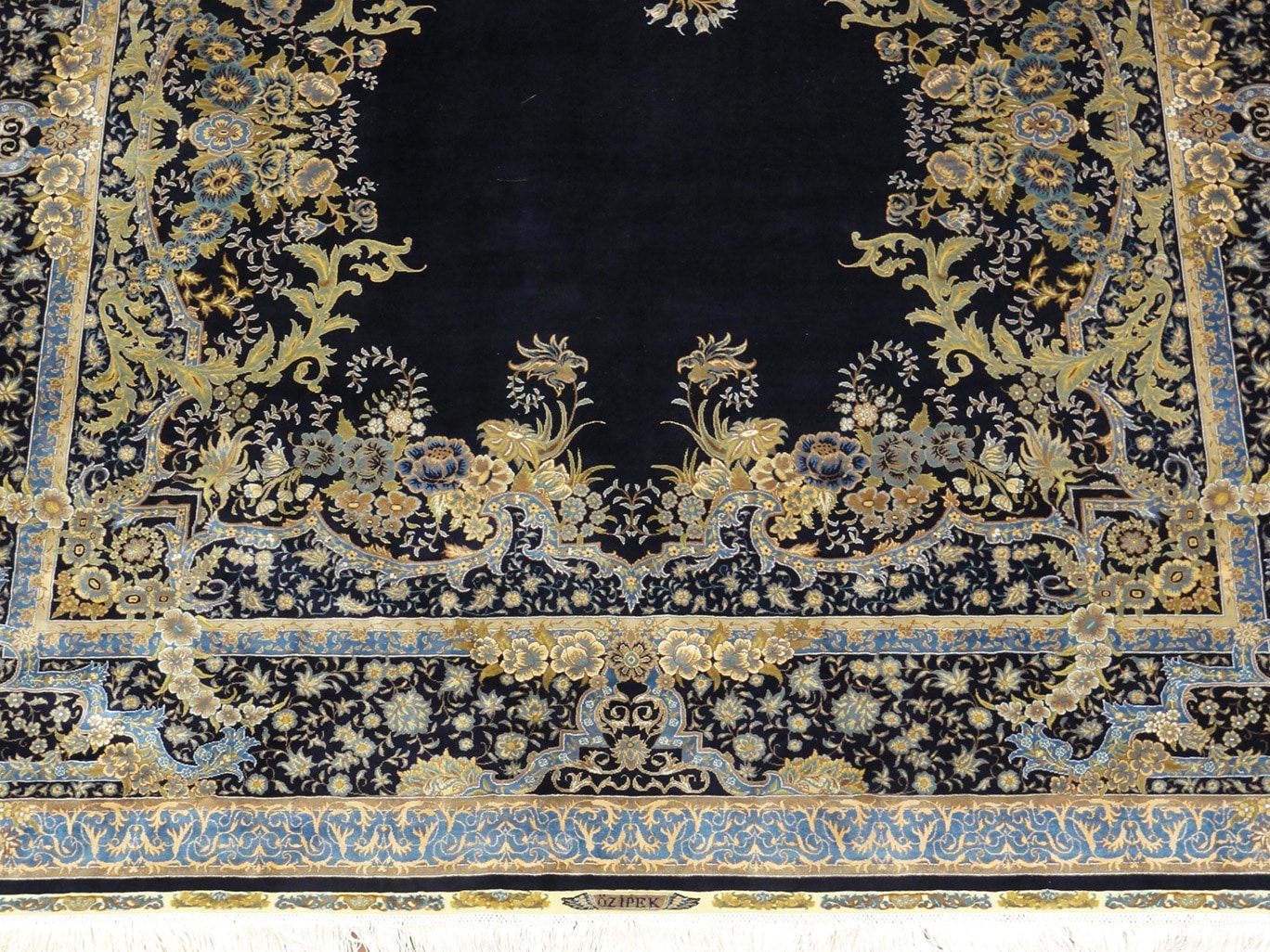 TURKISH ALL SILK SIGNED OZIPEK 6 X 8.4 - Image 2