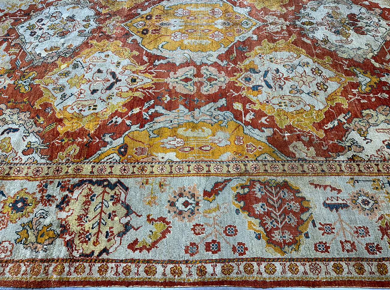 A TURKISH ANTIQUE OUSHAK EMBASSY SIZE 13.3 X 18.9 - Image 3