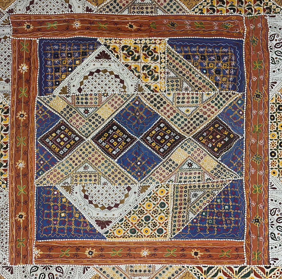 INDIA AGRA OR RAJESTAN HAND EMBROIDERY TEXTILE 7.6 X 7.6 - Image 2